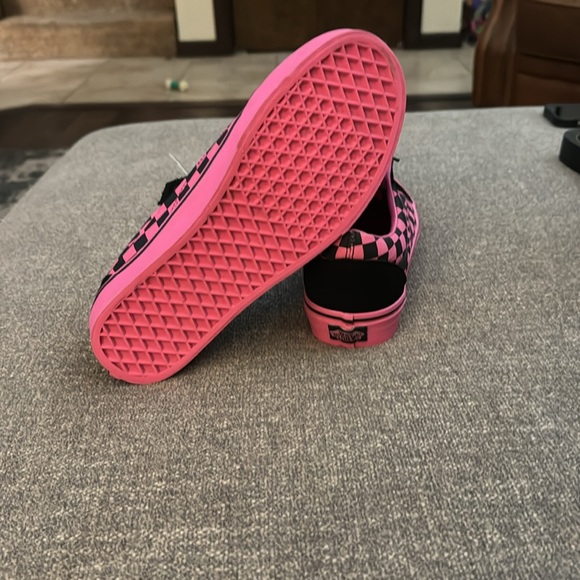 Vans Low Top Sneakers Pink and Black Men’s Size 10 Like New!! - Picture 5 of 5